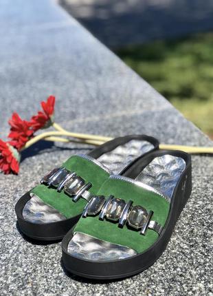 Шлепки на платформе со стразами, изумрудные  ☘️