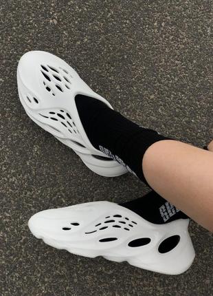 Тапки adidas yeezy foam runner white1 фото