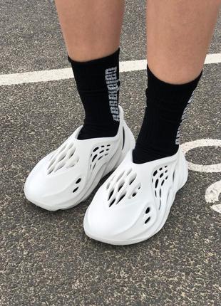 Тапки adidas yeezy foam runner white3 фото