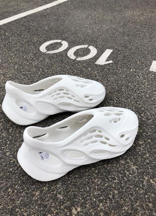 Тапки adidas yeezy foam runner white6 фото