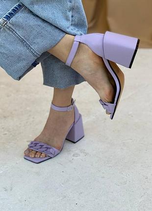 Босоніжки шкіряні босоніжки шкіряні на каблуку на підборах