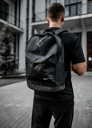Чоловічий рюкзак чорного кольору з дном з екошкіри. артикул: 10-00213 фото