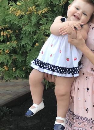 Платье клубничка  и пинетки 6-9 мес