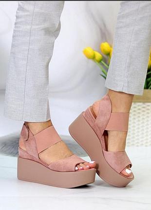 Шикарные босоножки