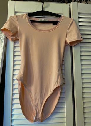 Боди нежно персикового цвета