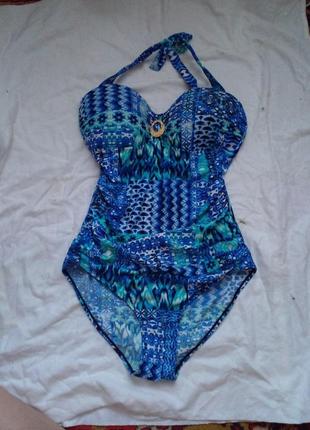 Купальник сдельный с утяжкой  размер 20