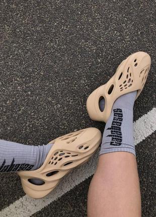 Шльопанці шльопанці босоніжки жіночі adidas yeezy foam runner шльопанці босоніжки жіночі адідас адідас4 фото