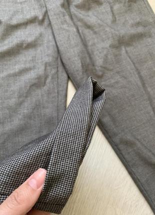 Сірі штани, завужені до низу5 фото
