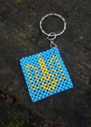 Брелок из бисера герб украины трезуб, подарок патриотический