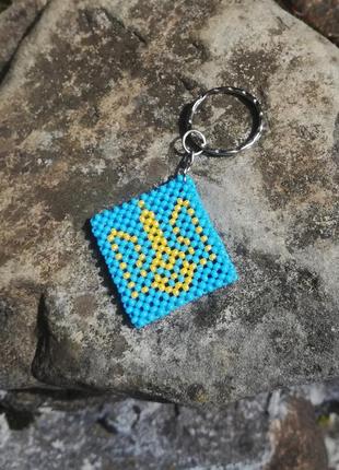 Брелок из бисера герб украины трезуб, подарок патриотический