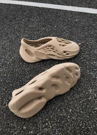 Тапки тапочки yeezy foam runner beige шлепки6 фото