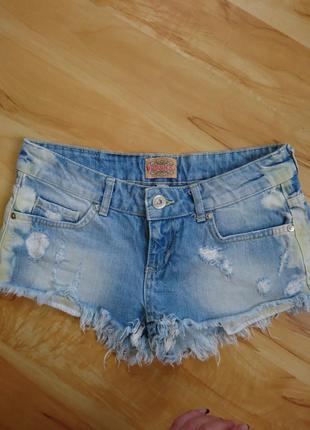 Джинсові шорти bershka