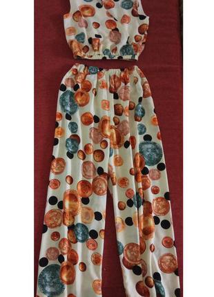 Летний костюм (брюки и топ)