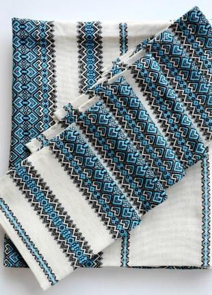 Набір скатертини і серветок вишитих блакитних