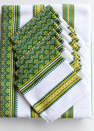 Скатертина з сетами вишиті