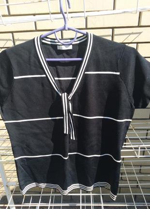 Кофта жіноча, розмір 18.