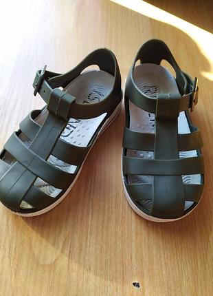 Босоножки island