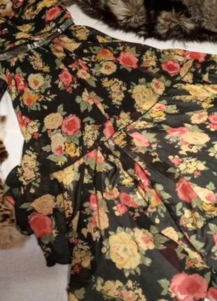 Сукня в квітковий принт