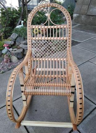 Крісло качалка ротангові зручна світло коричнева5 фото