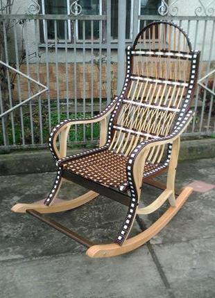 Кресло качалка плетенное из лозы черная2 фото