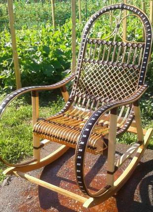 Крісла качалка зручна плетена1 фото