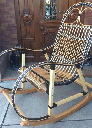 Крісло качалка ротангові | крісло-гойдалка з ротангу | крісло качалка плетені з підставкою для ніг8 фото