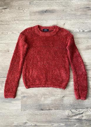 Пушистый красный свитер bershka
