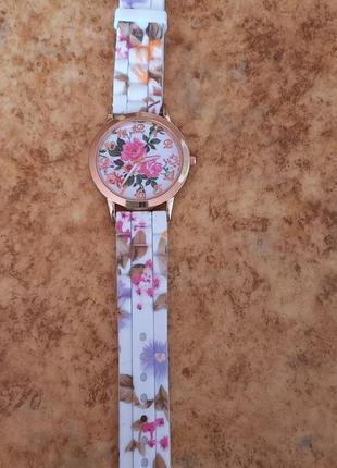 Годинник наручний квітковий принт