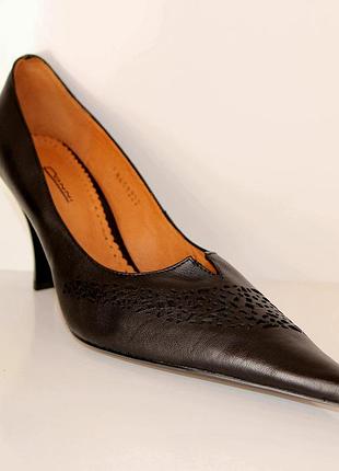 Туфлі жіночі шкіряні чорні на шпильці з гострим носком conni код-(4972)