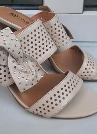 Босоножки натуральная кожа 1+1=3