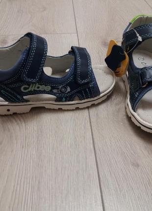 Босоножки 27р-17.0 см кожа! clibee