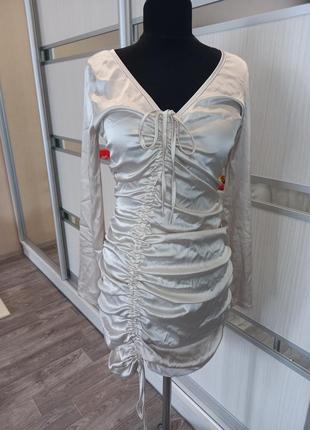 Шикарное атласное платье на шнурке🤍