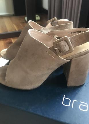 Босоножки замшевые  braska