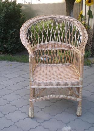 Крісло плетене з лози для дачі