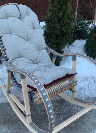 Кресло - качалка плетеная с накидкой3 фото