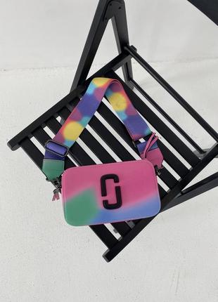 Женская сумка marc jacobs the snapshot airbrush разноцветная розовая7 фото