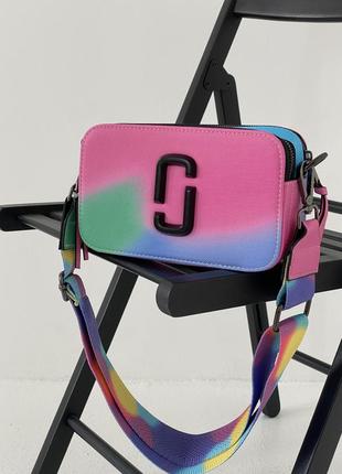 Женская сумка marc jacobs the snapshot airbrush разноцветная розовая9 фото