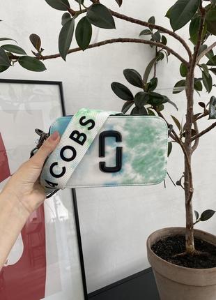 Женская сумка marc jacobs the snapshot tie dye green разноцветная зеленая7 фото