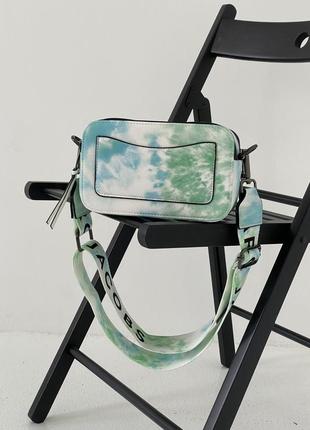 Женская сумка marc jacobs the snapshot tie dye green разноцветная зеленая3 фото