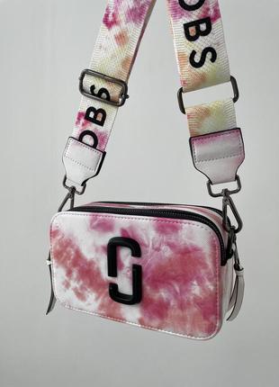 Женская сумка marc jacobs the snapshot tie dye pink разноцветная розовая