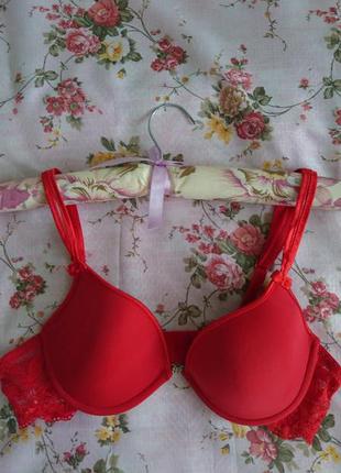 Супер стильный алый бюстик на тонком паралоне