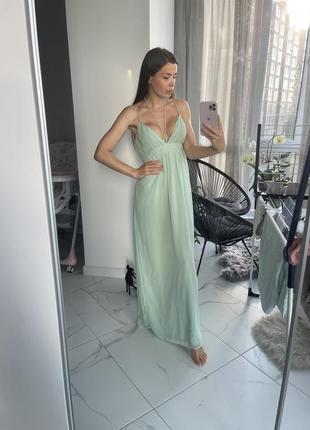 Светло-зеленое длинное платье2 фото