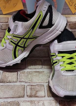 Кросівки asics