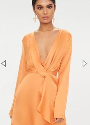 Шикарное оранжевое атласное платье с запахом, тренд сезона.

prettylittlething