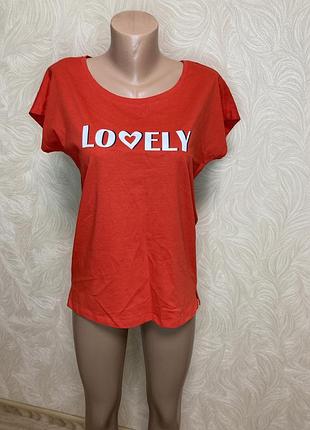 Жіноча футболка