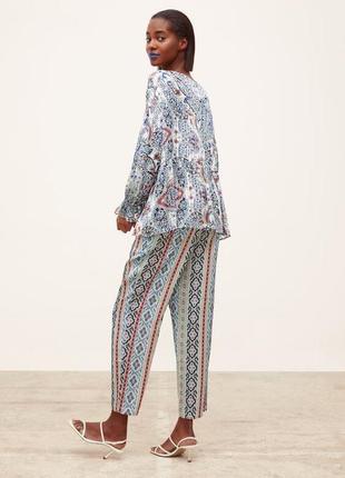 Zara сатиновые брюки в принт
