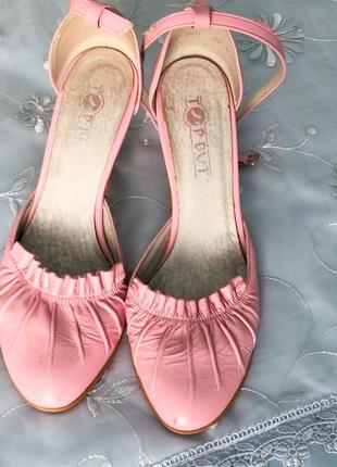 Туфли розовые с открытыми боками3 фото