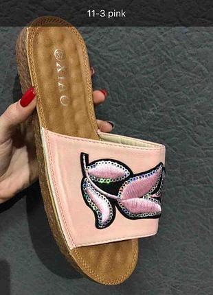 Модні шльопанці