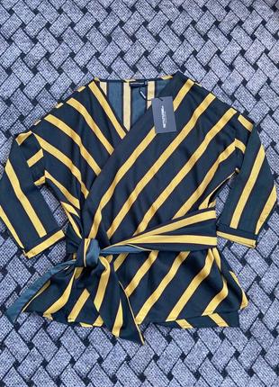 Блуза с запахом prettylittlething