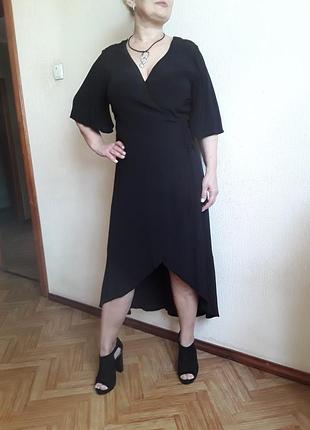 Черное платье на запах